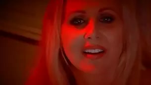 Video POV di quella sexy che fuma e succhia